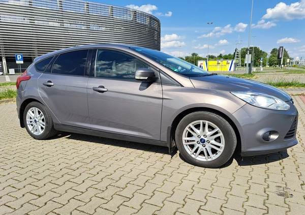 Ford Focus cena 25900 przebieg: 202500, rok produkcji 2014 z Warszawa małe 211